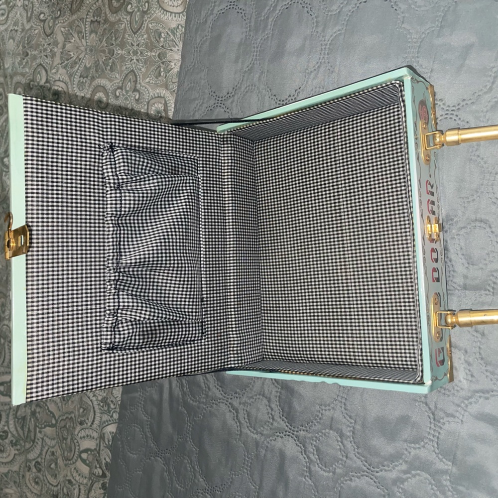 hard Cigar purse